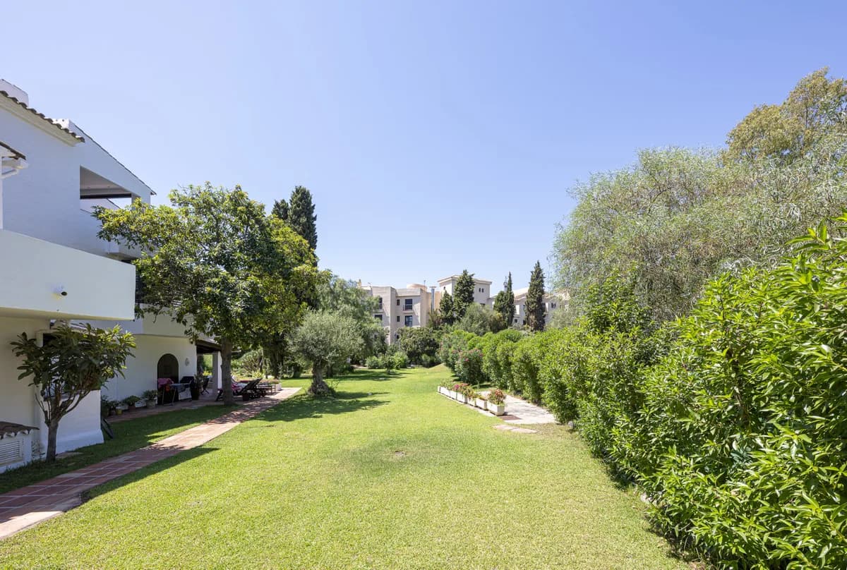 3 Bedroom Penthouse Duplex for Sale in Puerto Banús, Málaga - Image 3