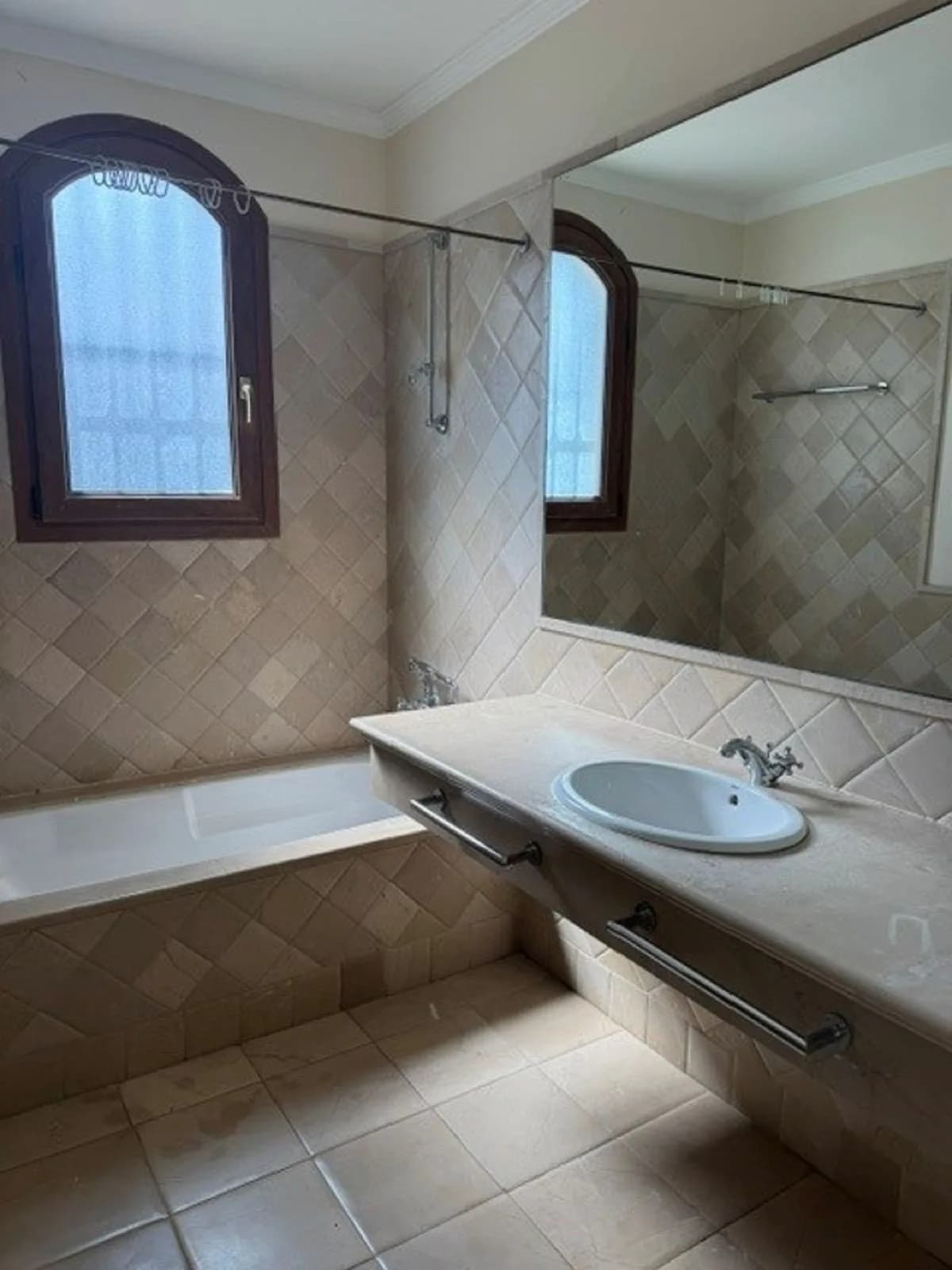 3 Bedroom Townhouse for Sale in El Paraiso, Málaga - Image 9