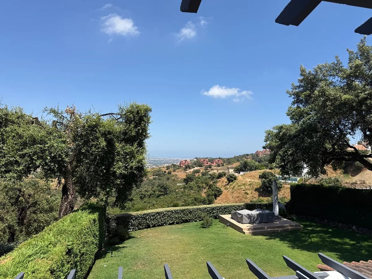 3 Bedroom Middle Floor Apartment for Sale in La Mairena, Málaga