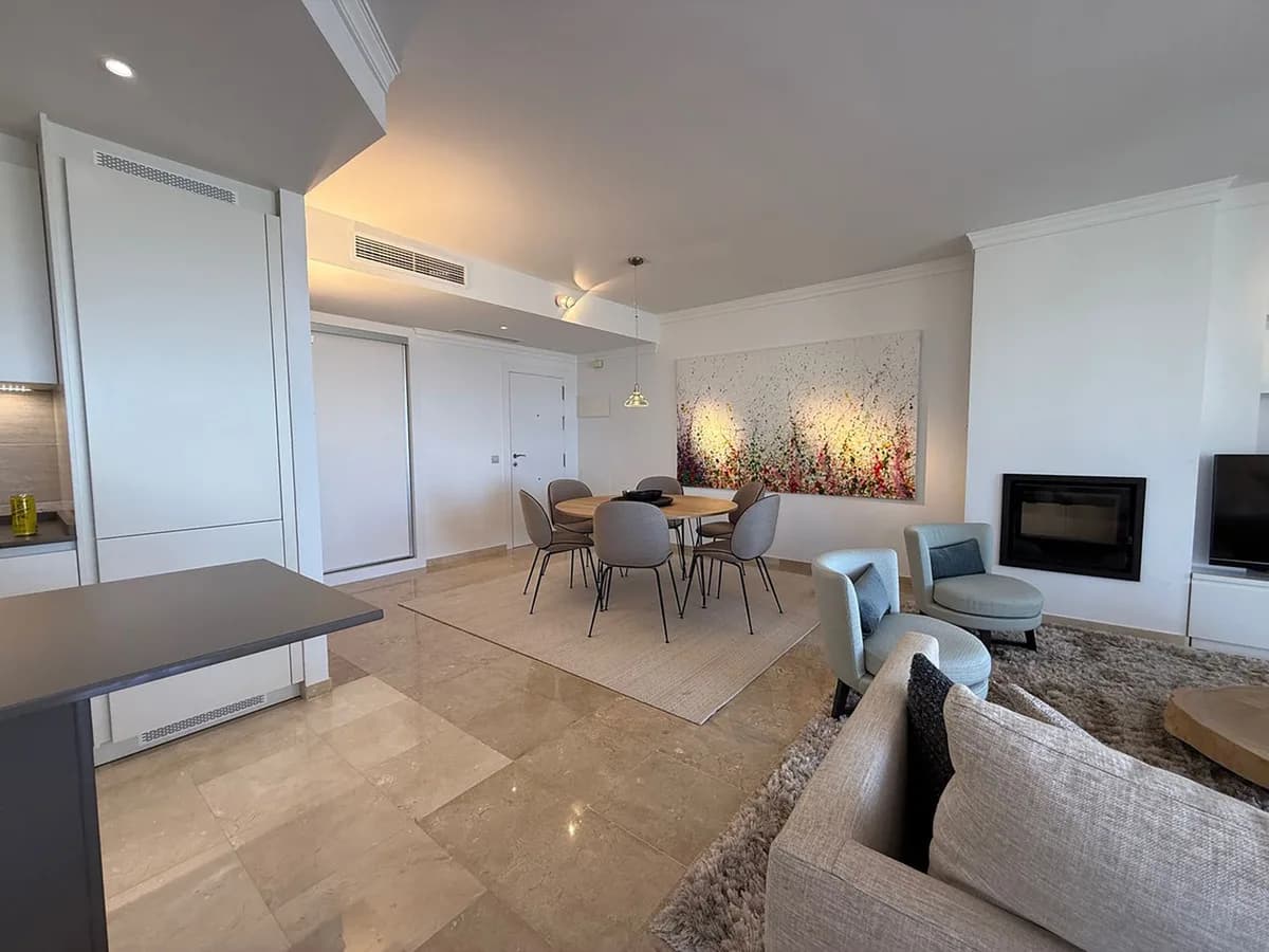 3 Bedroom Middle Floor Apartment for Sale in La Mairena, Málaga - Image 8