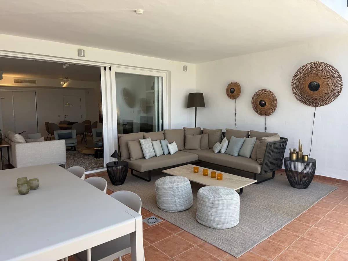 3 Bedroom Middle Floor Apartment for Sale in La Mairena, Málaga - Image 9