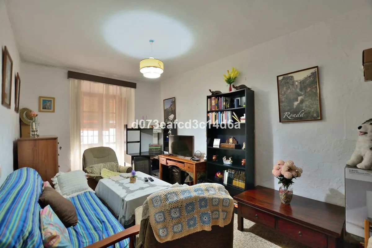 4 Bedroom Ground Floor Apartment for Sale in Ronda, Málaga - Image 4