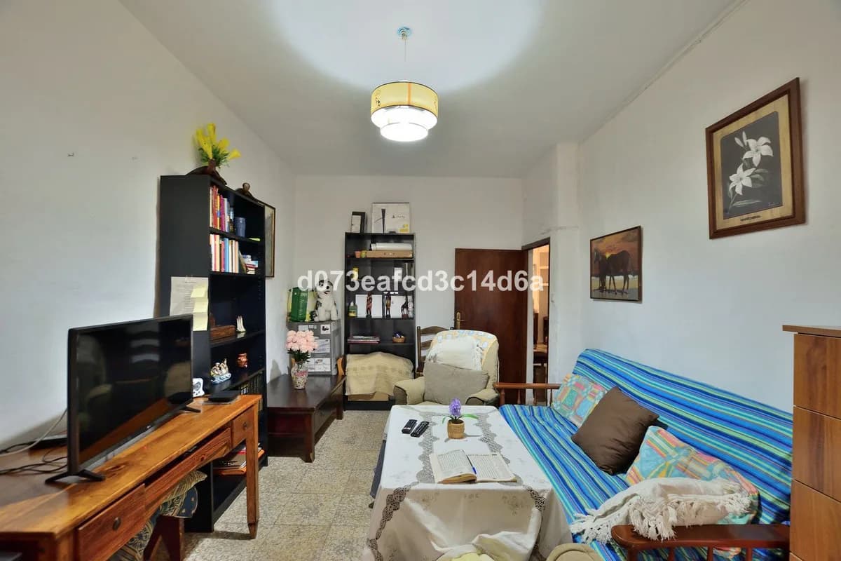 4 Bedroom Ground Floor Apartment for Sale in Ronda, Málaga - Image 5