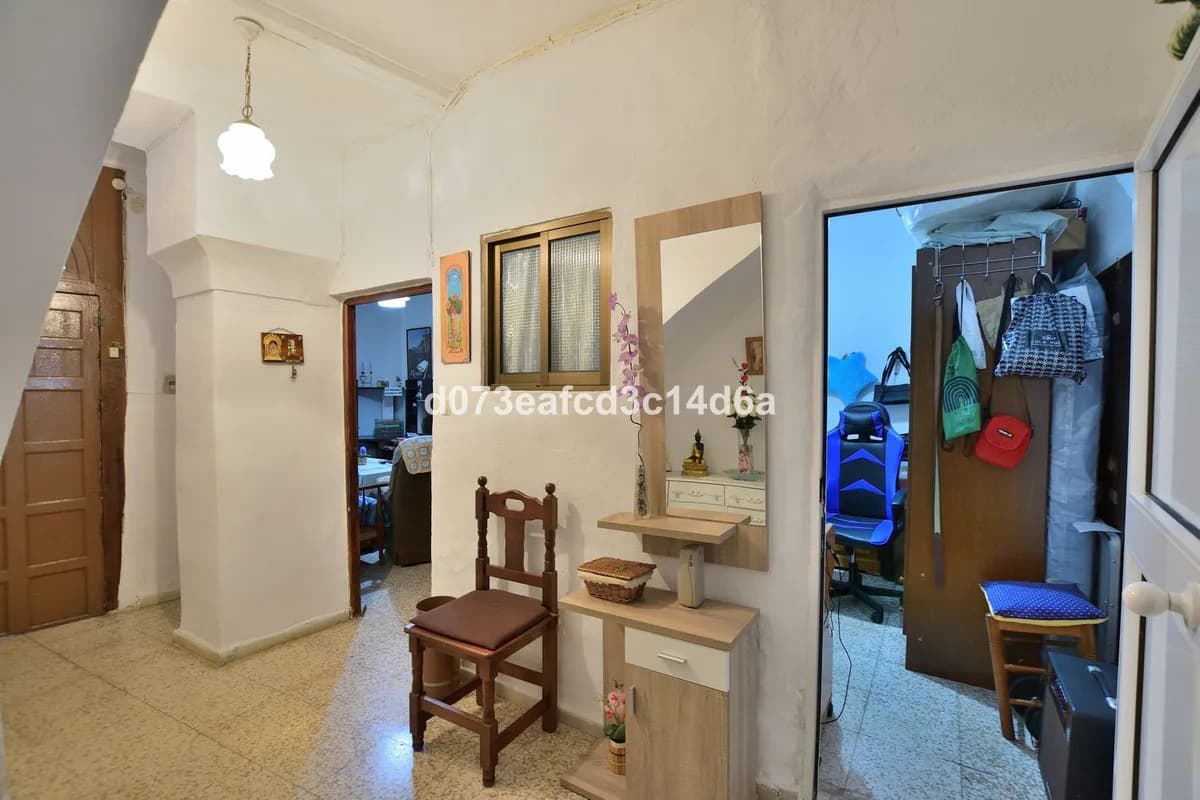 4 Bedroom Ground Floor Apartment for Sale in Ronda, Málaga - Image 6