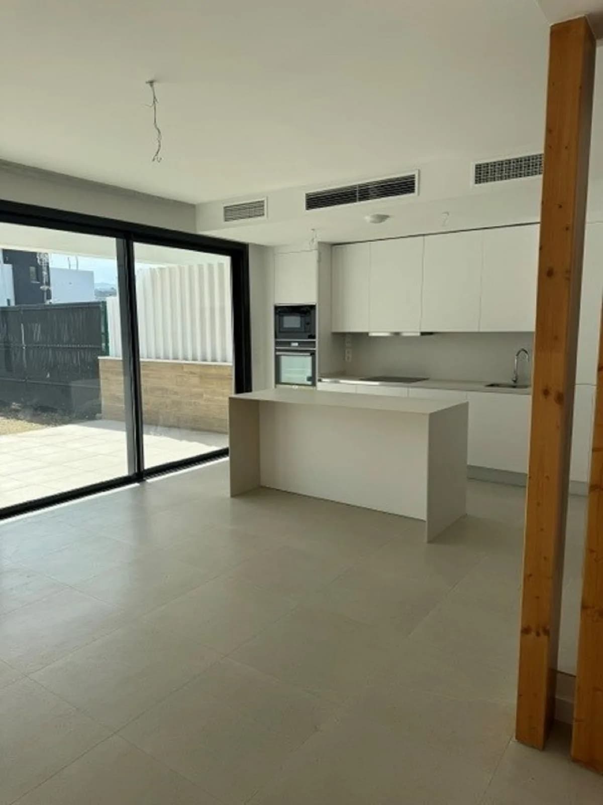 4 Bedroom Semi-Detached House for Sale in Atalaya, Málaga - Image 3
