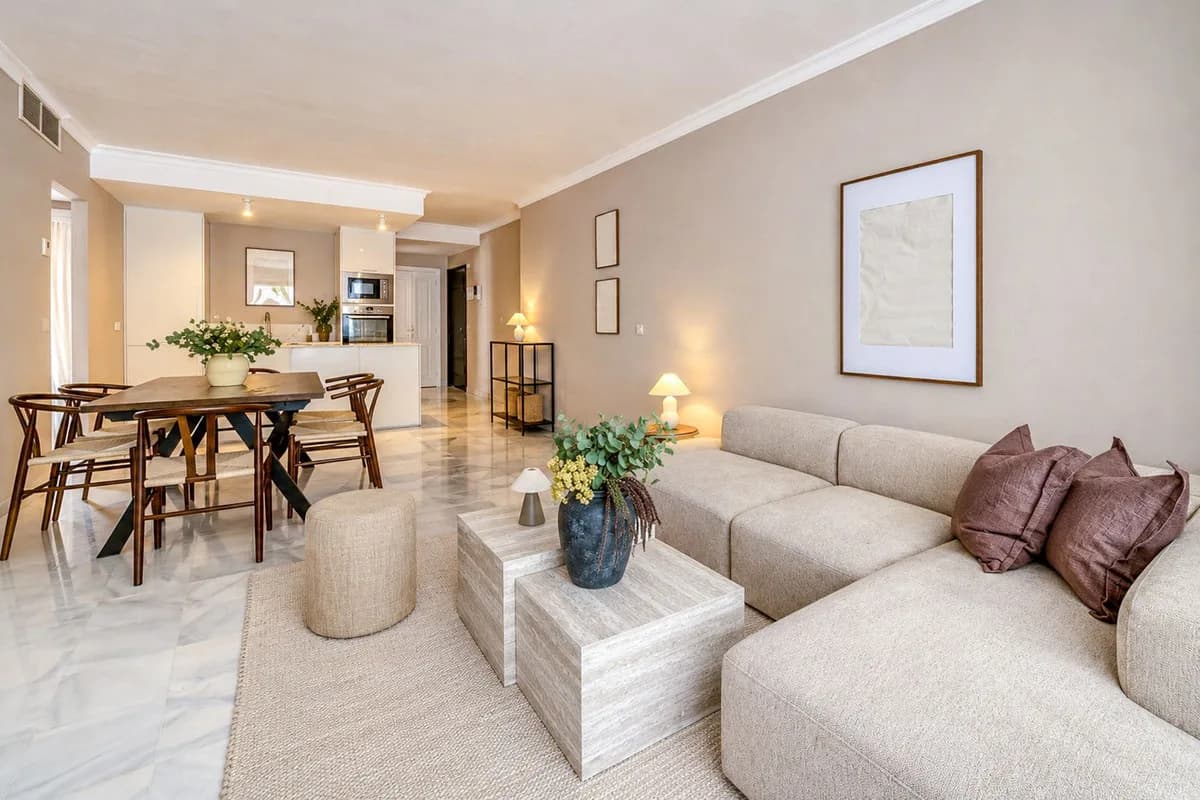 3 Bedroom Middle Floor Apartment for Sale in Puerto Banús, Málaga - Image 5