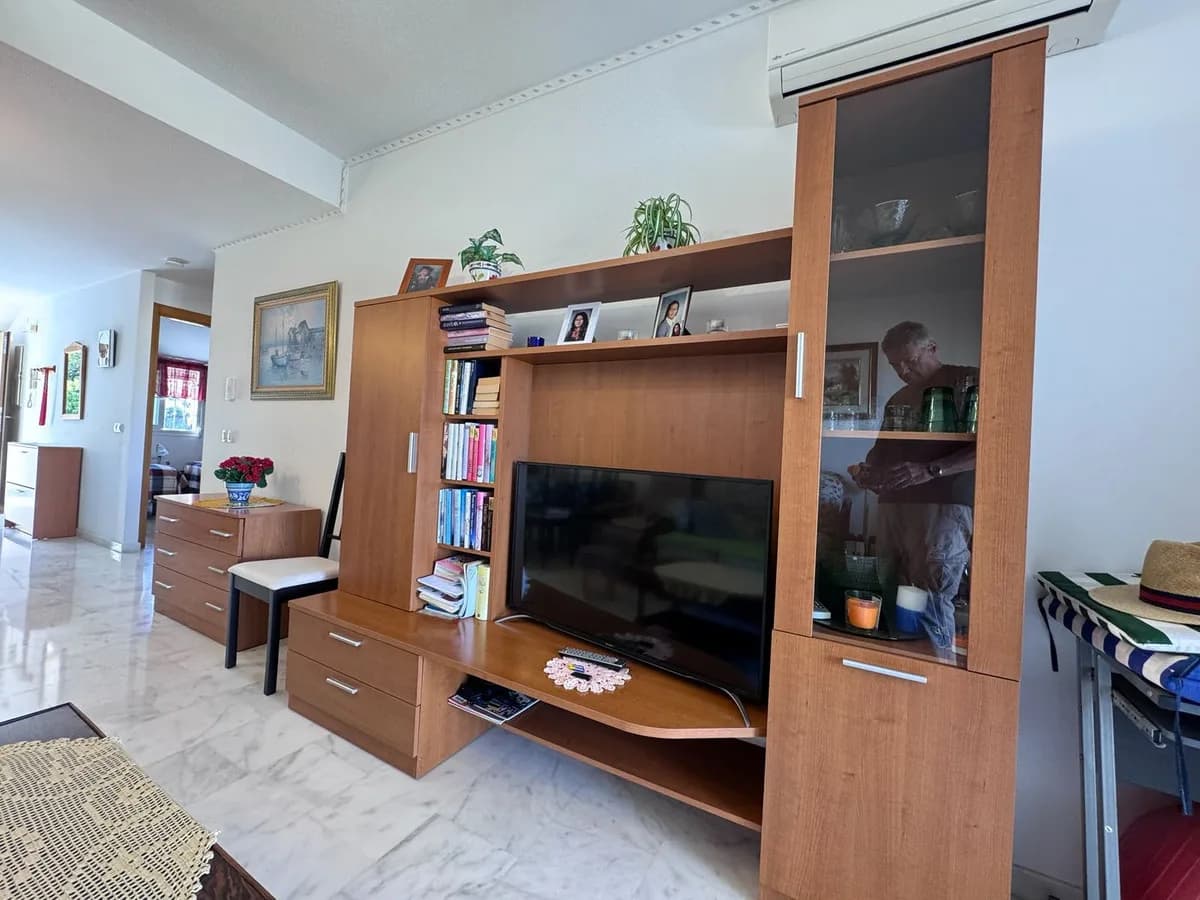 2 Bedroom Penthouse for Sale in Los Pacos, Málaga - Image 7