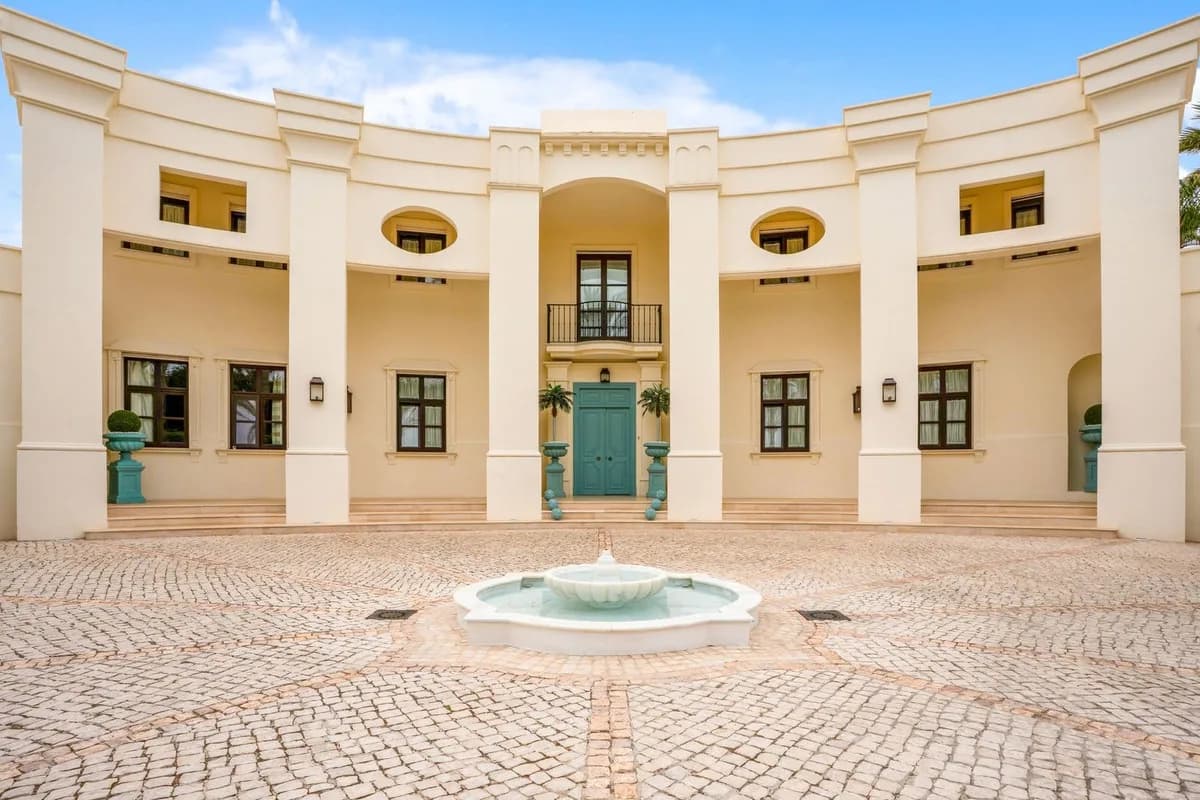 5 Bedroom Detached Villa for Sale in Guadalmina Baja, Málaga - Image 4