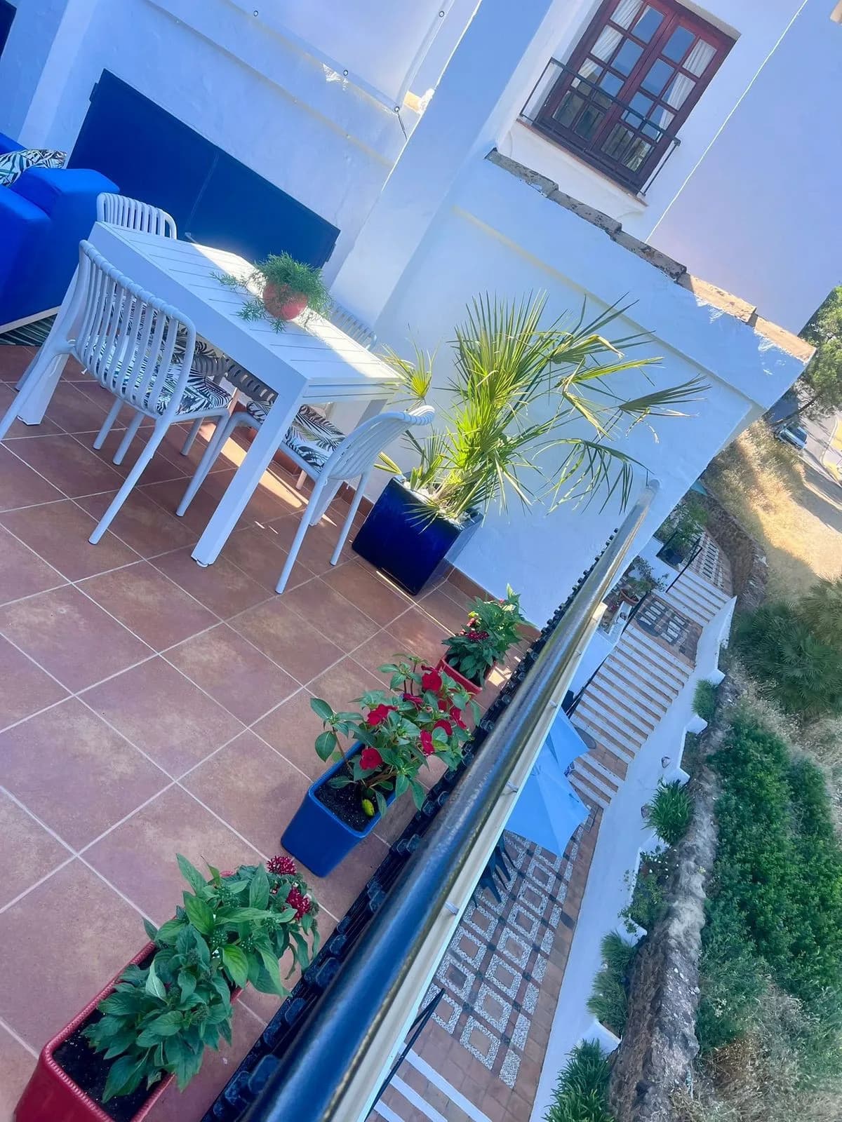 Middle Floor Studio for Sale in Benahavís, Málaga - Image 8