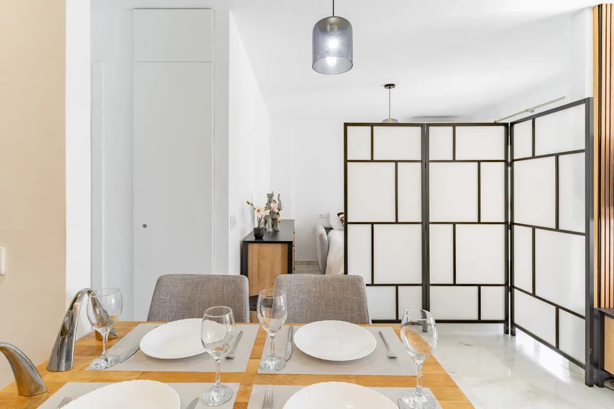 2 Bedroom Middle Floor Apartment for Sale in Benalmadena Costa, Málaga - Image 7