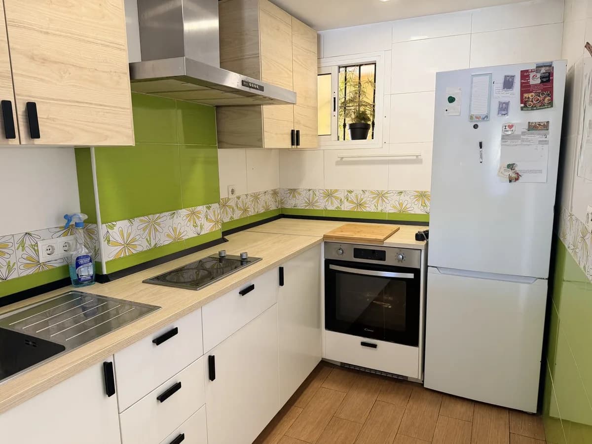 3 Bedroom Middle Floor Apartment for Sale in Benalmadena, Málaga - Image 6