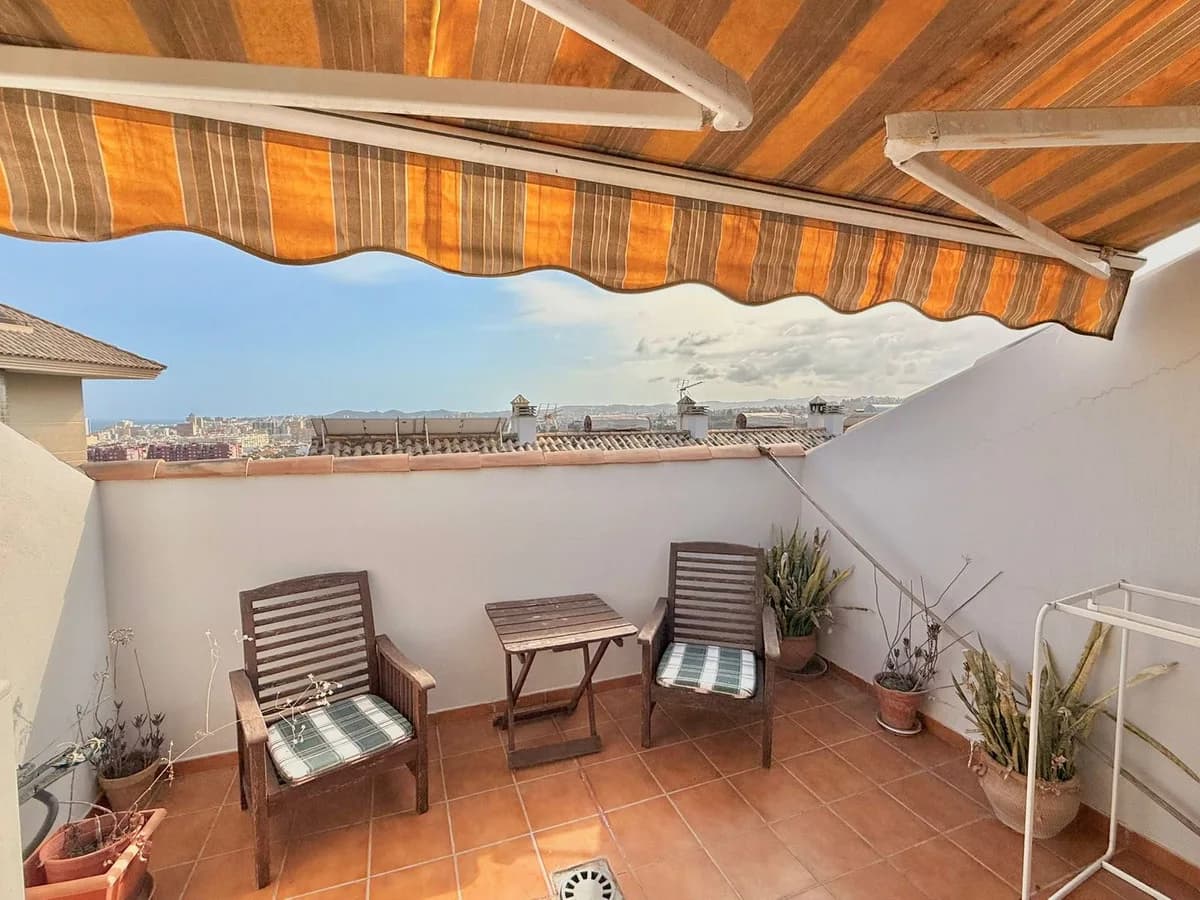 3 Bedroom Semi-Detached House for Sale in Torreblanca, Málaga