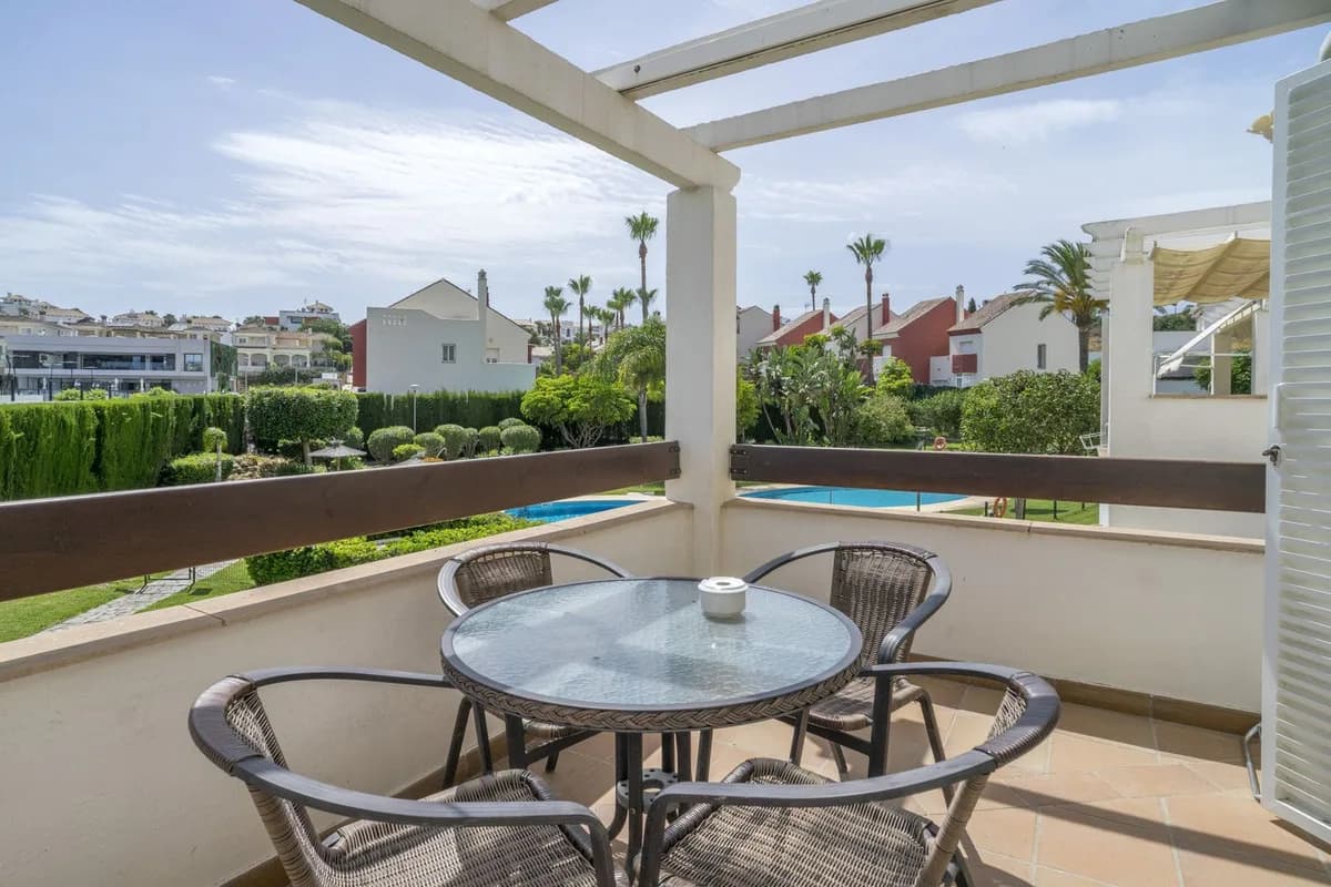 3 Bedroom Penthouse Duplex for Sale in Selwo, Málaga - Image 2