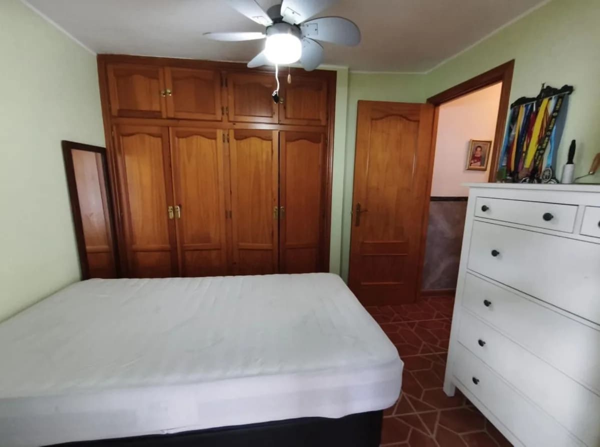 3 Bedroom Top Floor Apartment for Sale in Estepona, Málaga - Image 4