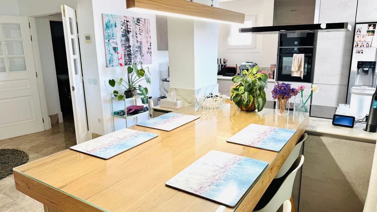 3 Bedroom Duplex for Sale in Marbella, Málaga - Image 9