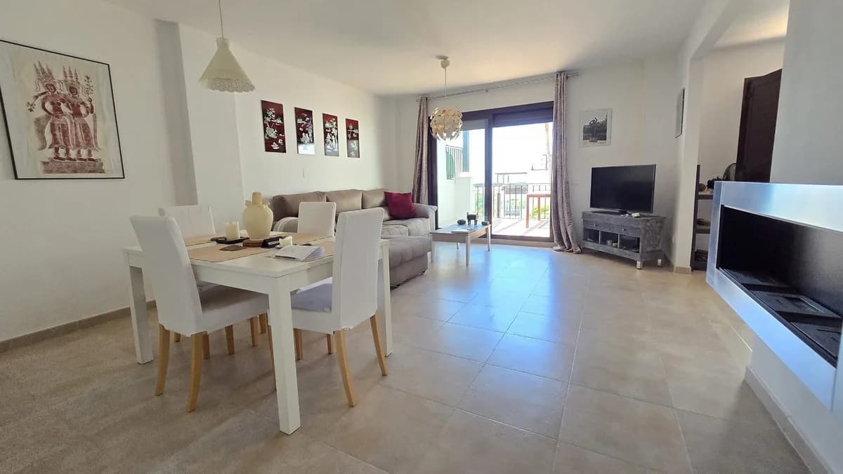 3 Bedroom Penthouse Duplex for Sale in Marbella, Málaga - Image 3