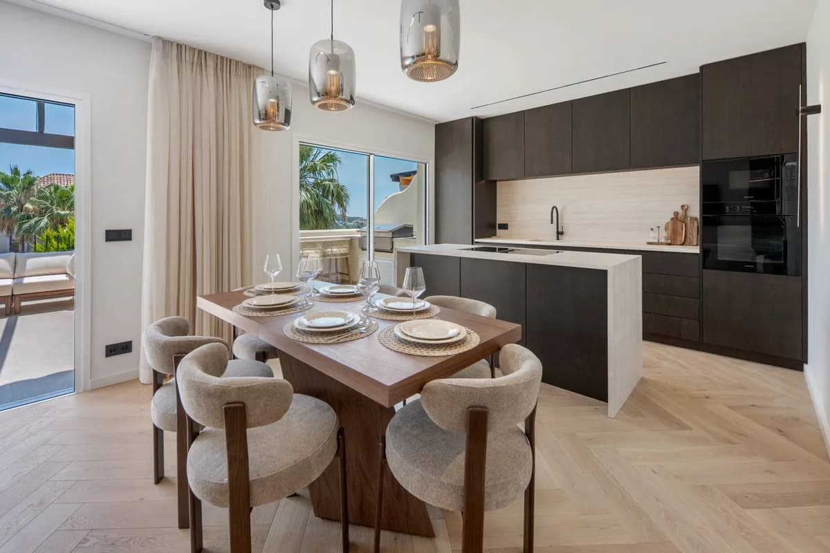 3 Bedroom Penthouse Duplex for Sale in Nueva Andalucía, Málaga - Image 6