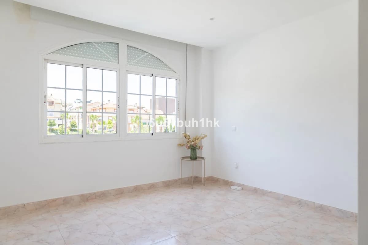 1 Bedroom Middle Floor Apartment for Sale in Alhaurín de la Torre, Málaga