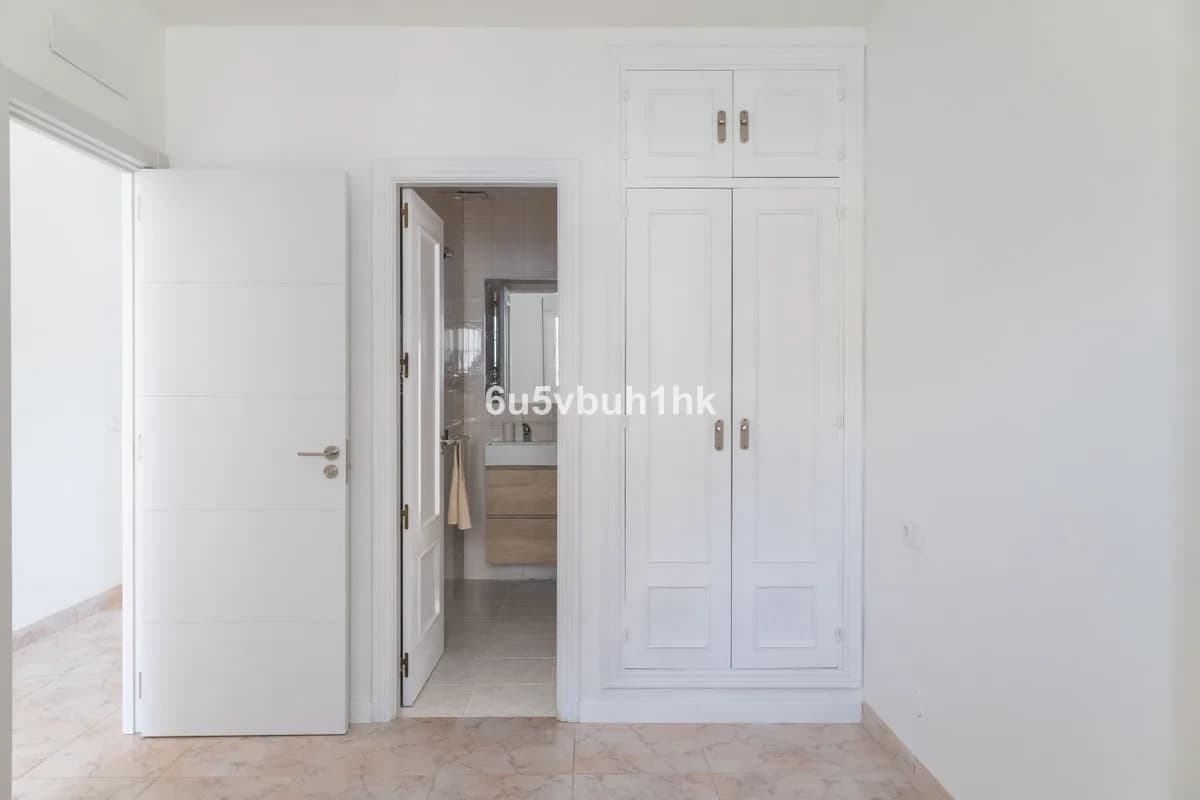 1 Bedroom Middle Floor Apartment for Sale in Alhaurín de la Torre, Málaga - Image 7