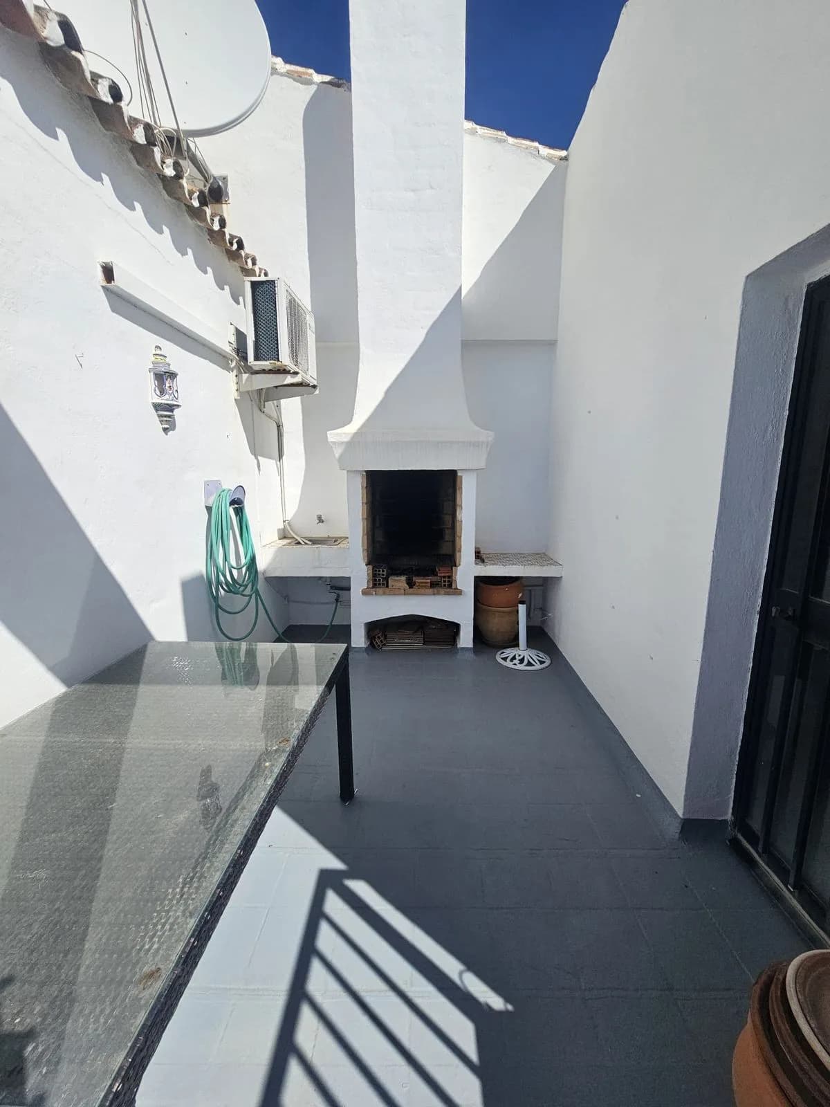 3 Bedroom Top Floor Apartment for Sale in Riviera del Sol, Málaga - Image 4