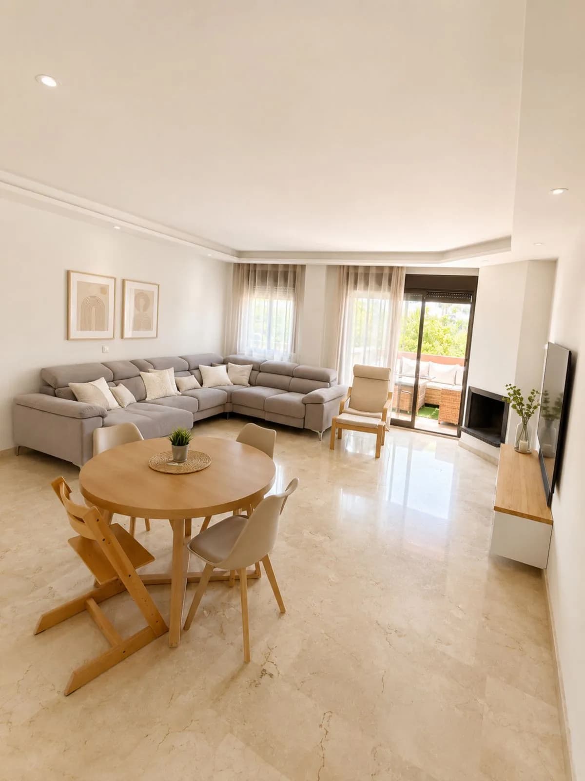 4 Bedroom Penthouse Duplex for Sale in Casares, Málaga - Image 2