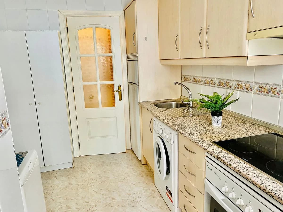 2 Bedroom Ground Floor Apartment for Sale in Fuengirola, Málaga