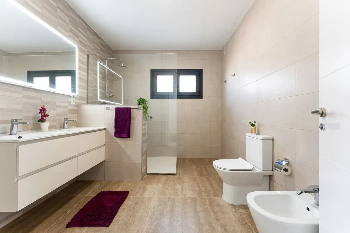 4 Bedroom Detached Villa for Sale in Riviera del Sol, Málaga - Image 9