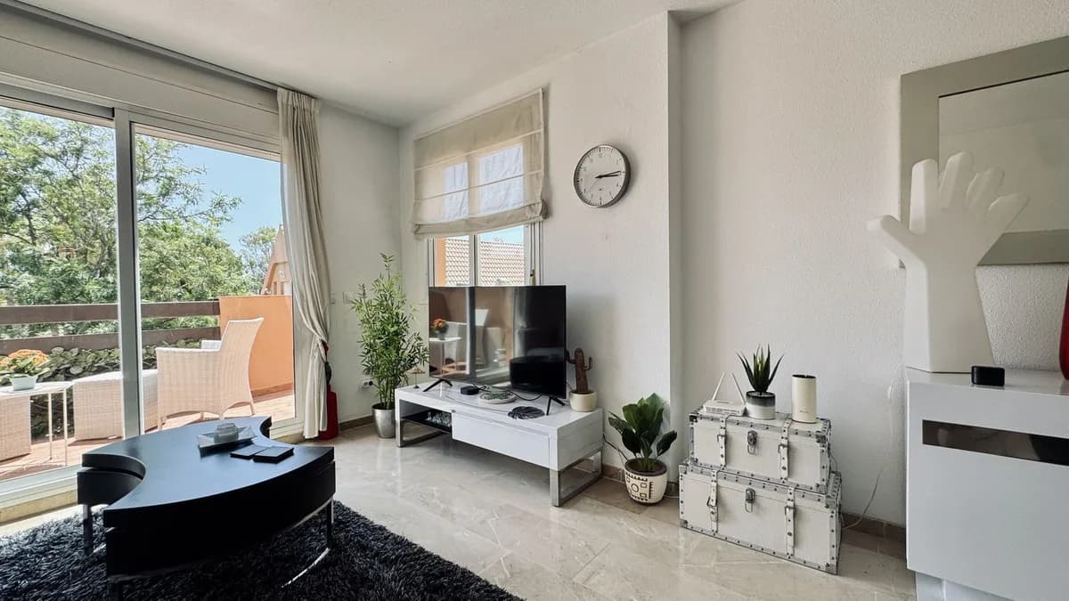 3 Bedroom Middle Floor Apartment for Sale in Casares Playa, Málaga - Image 4