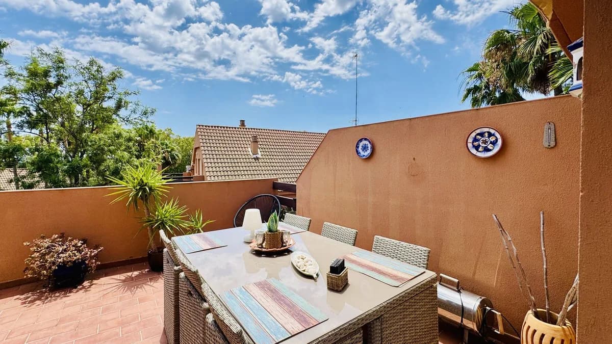 3 Bedroom Middle Floor Apartment for Sale in Casares Playa, Málaga - Image 9