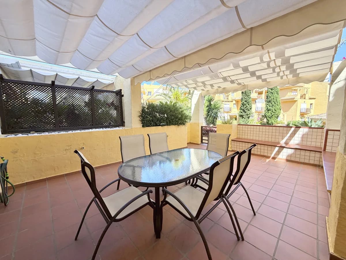 4 Bedroom Townhouse for Sale in Cancelada, Málaga - Image 2