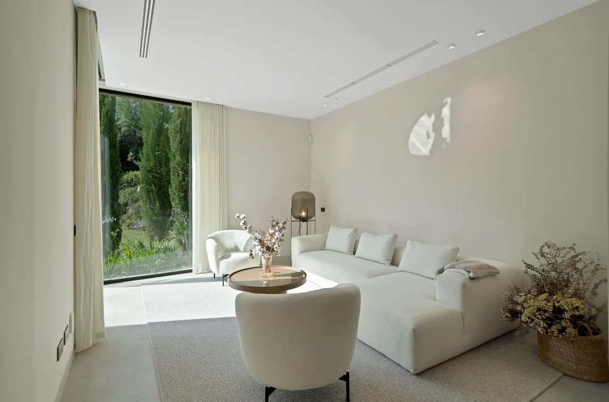 6 Bedroom Detached Villa for Sale in Marbella, Málaga - Image 7