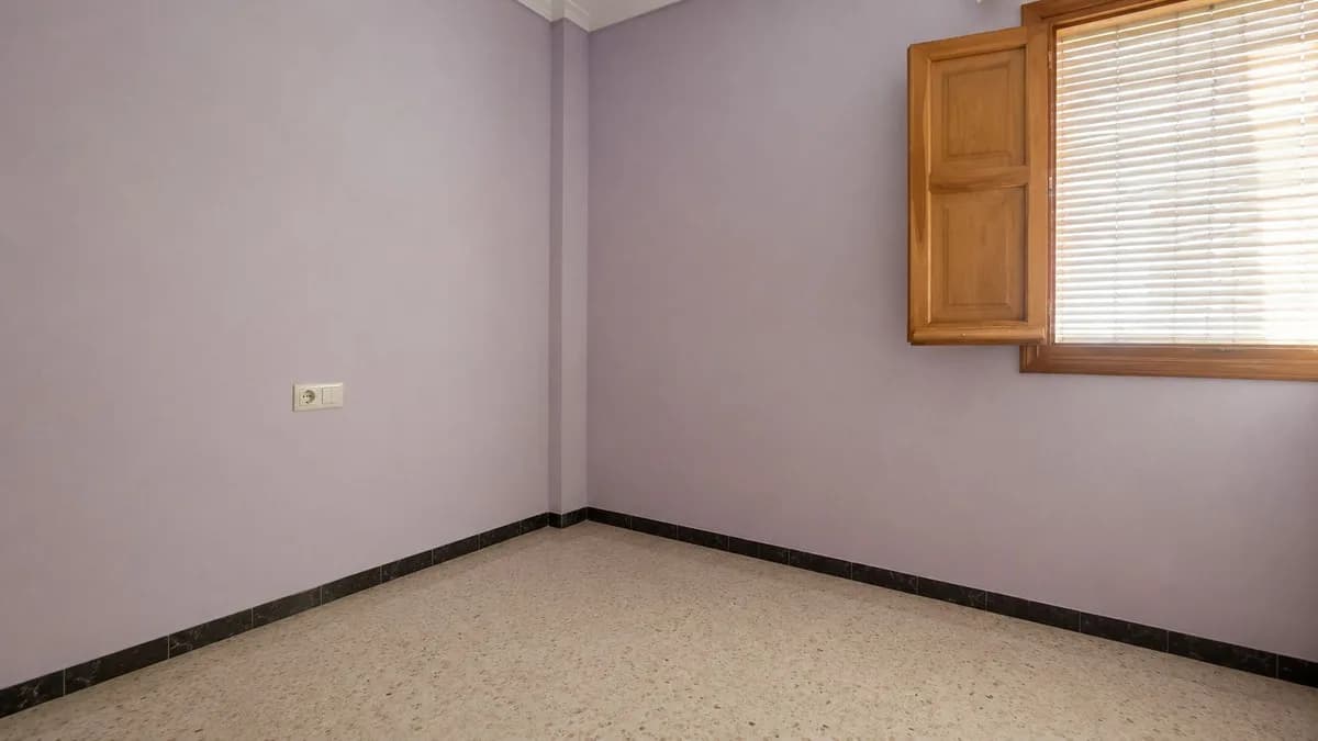 3 Bedroom Top Floor Apartment for Sale in Coín, Málaga - Image 8
