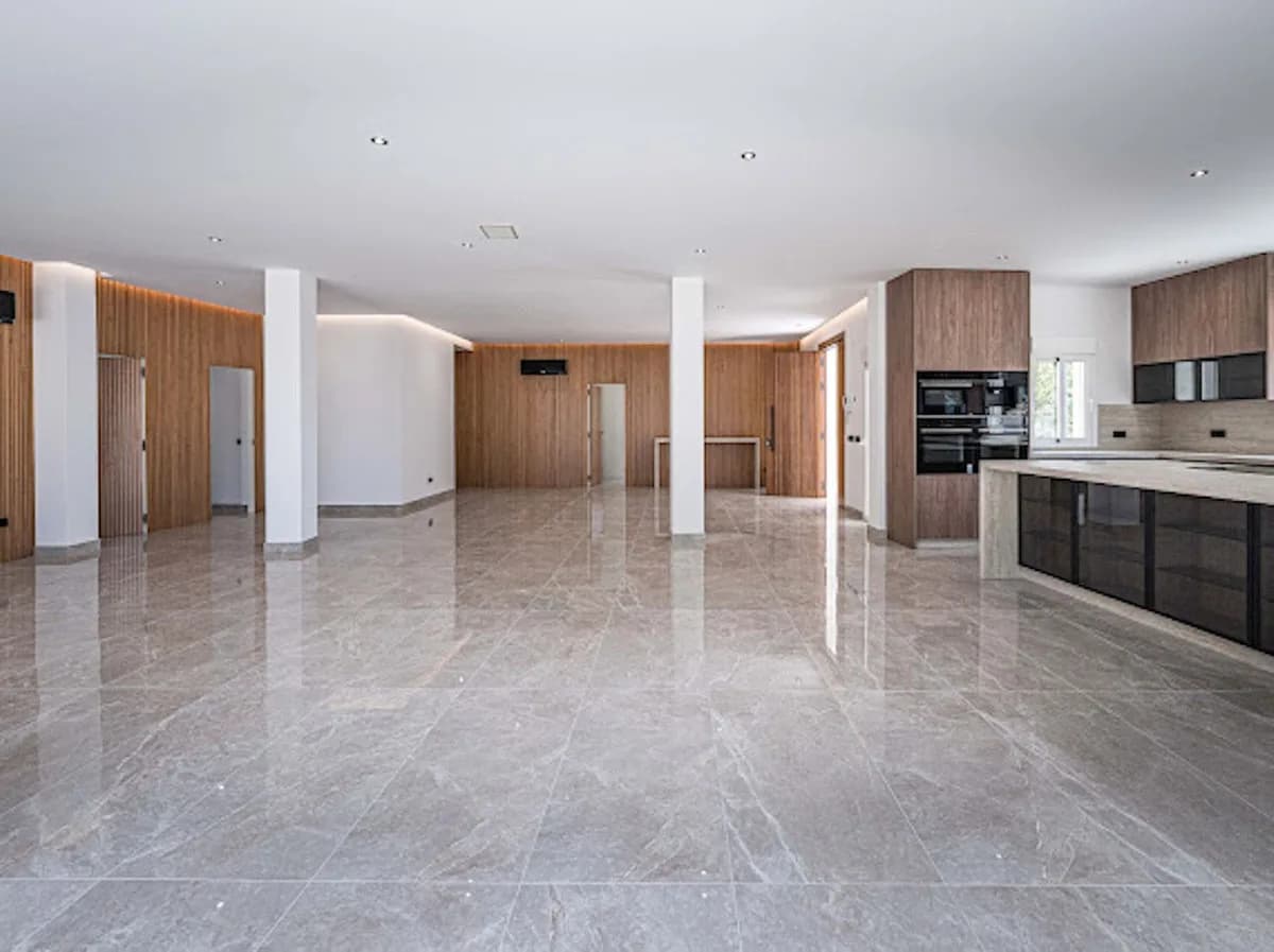 5 Bedroom Detached Villa for Sale in El Madroñal, Málaga - Image 7