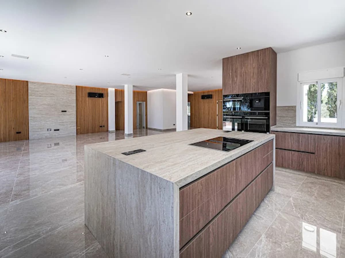 5 Bedroom Detached Villa for Sale in El Madroñal, Málaga - Image 8