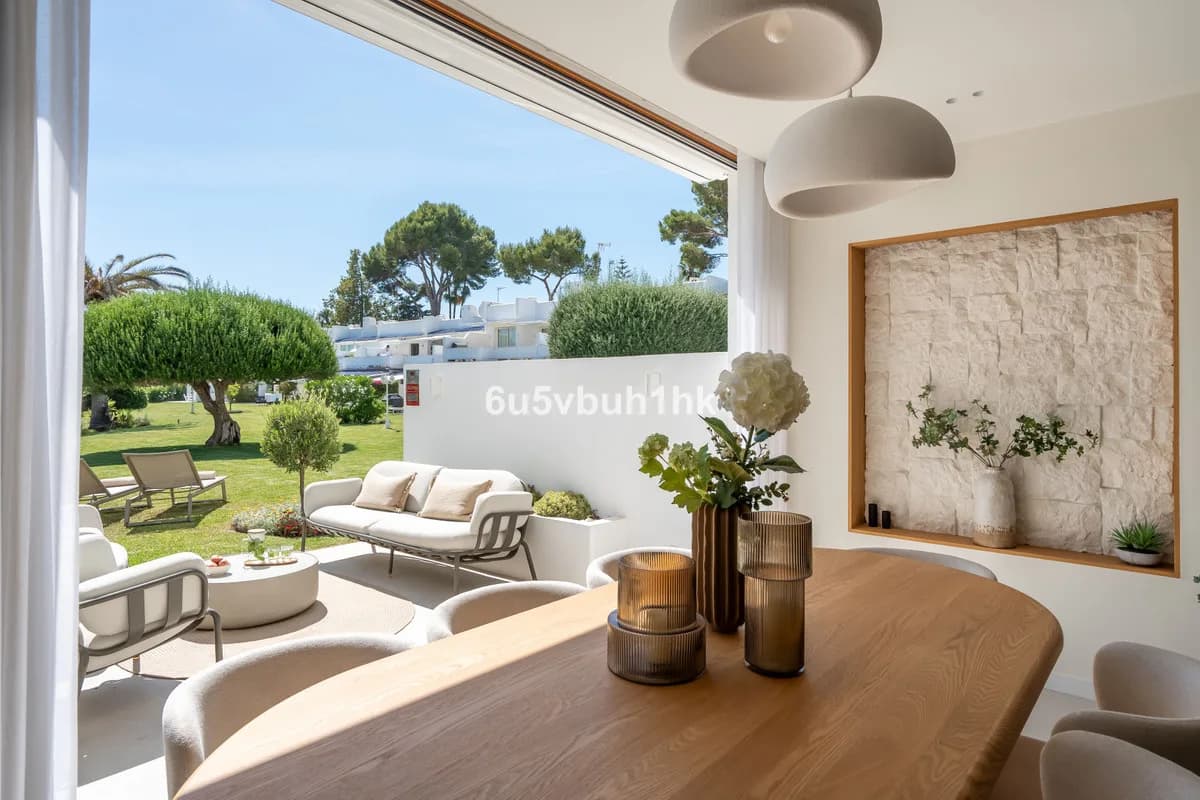4 Bedroom Townhouse for Sale in Nueva Andalucía, Málaga