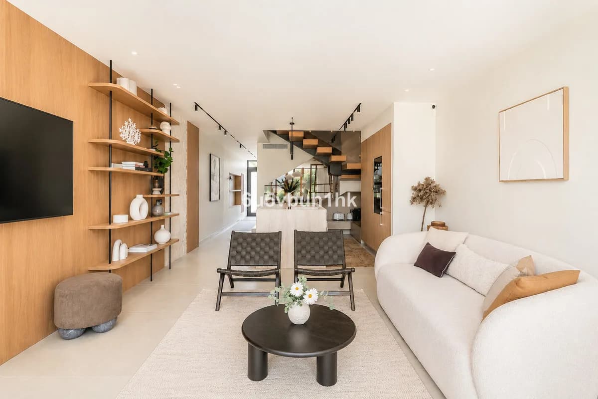 4 Bedroom Townhouse for Sale in Nueva Andalucía, Málaga - Image 4