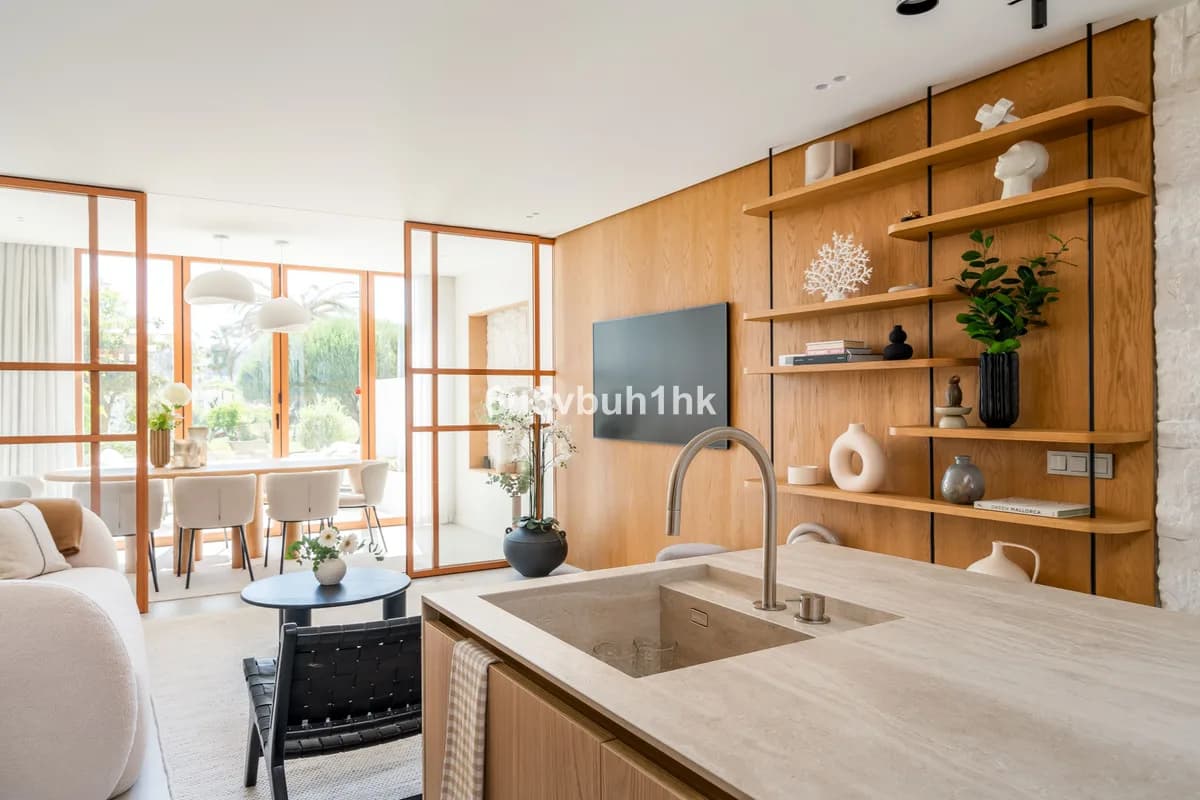 4 Bedroom Townhouse for Sale in Nueva Andalucía, Málaga - Image 7