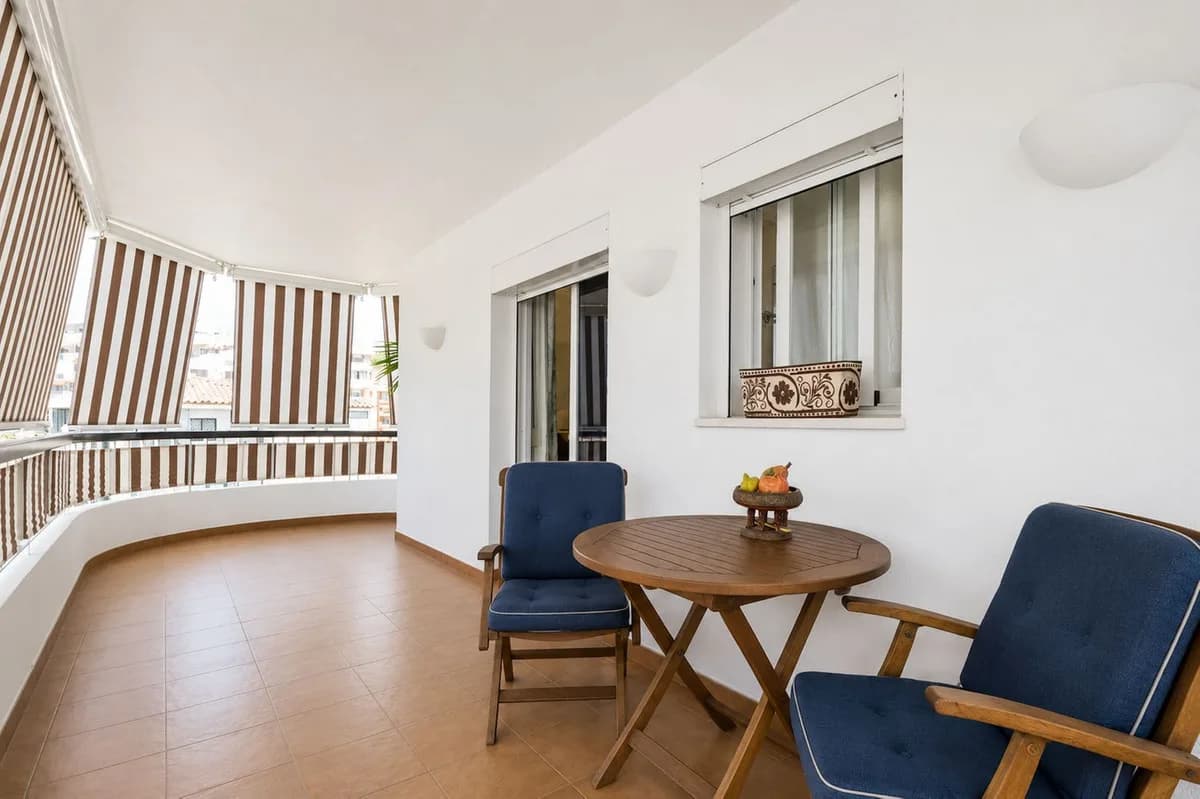 3 Bedroom Penthouse for Sale in Marbella, Málaga - Image 3