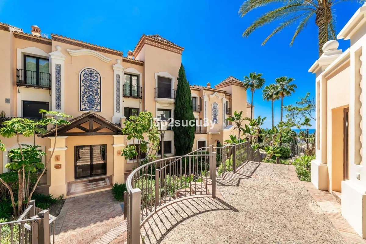 2 Bedroom Ground Floor Apartment for Sale in La Quinta, Málaga - Image 2