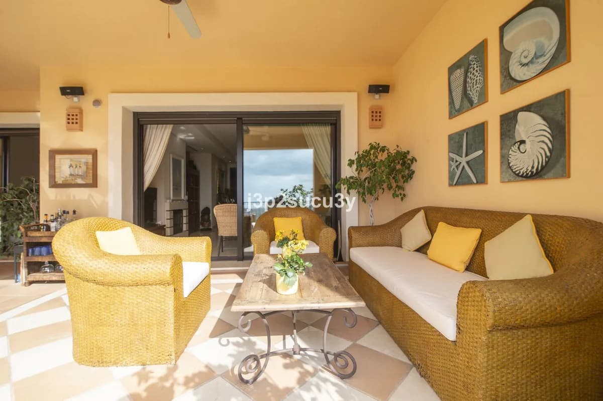 2 Bedroom Ground Floor Apartment for Sale in La Quinta, Málaga - Image 6