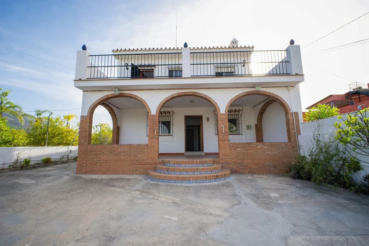 4 Bedroom Finca - Cortijo for Sale in Alhaurín el Grande, Málaga - Image 2