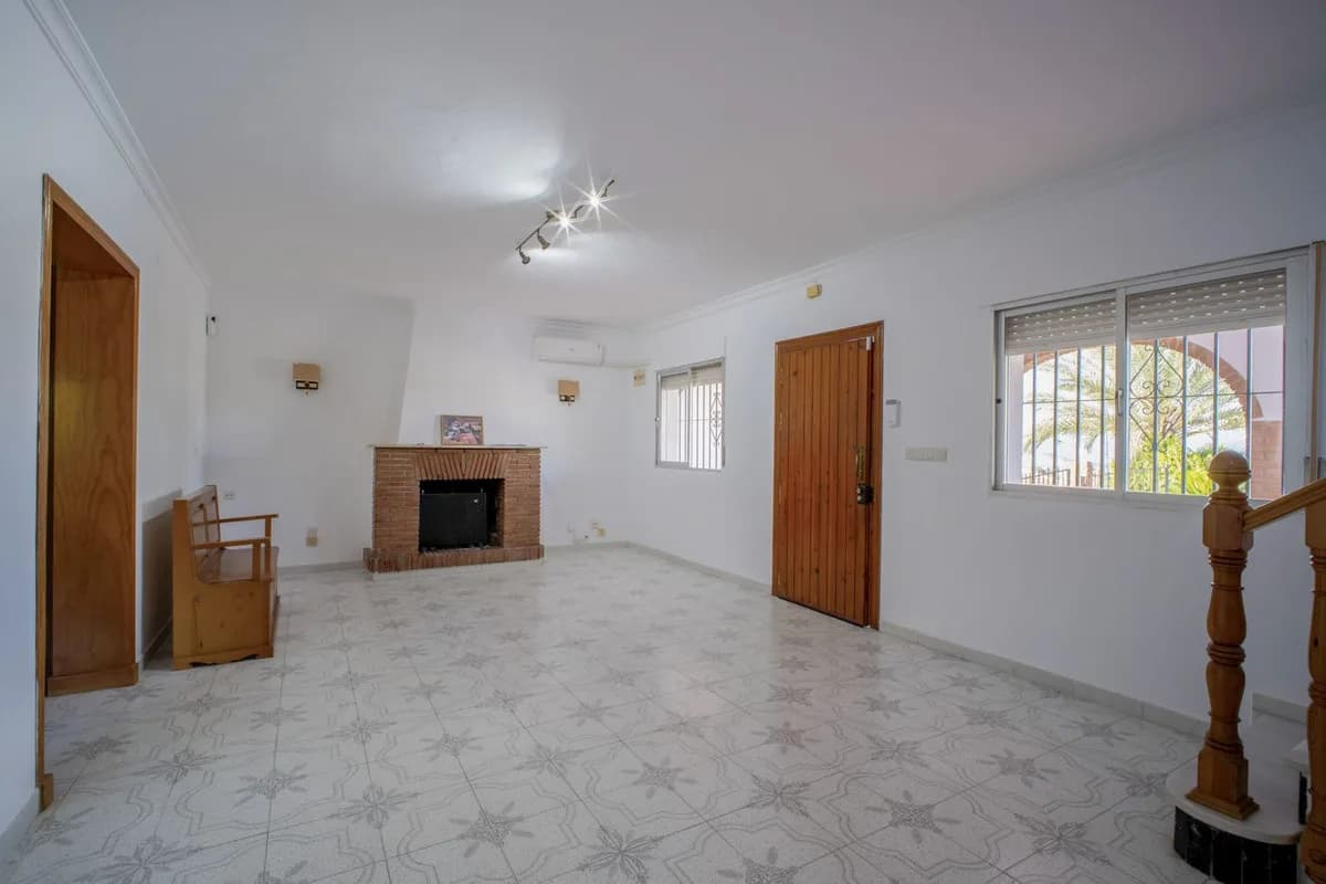 4 Bedroom Finca - Cortijo for Sale in Alhaurín el Grande, Málaga - Image 7