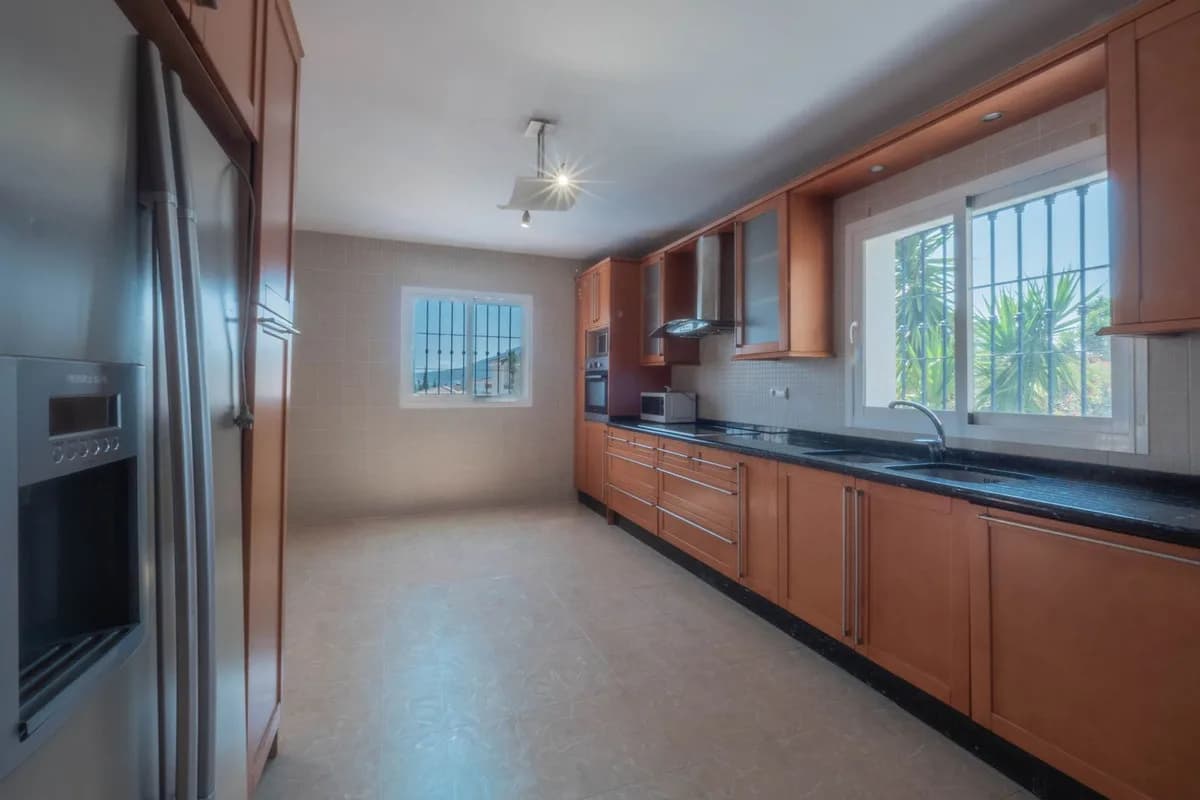7 Bedroom Detached Villa for Sale in Coín, Málaga - Image 6