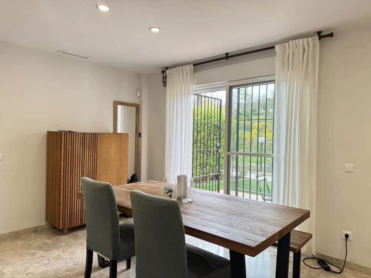 2 Bedroom Ground Floor Apartment for Sale in Nueva Andalucía, Málaga - Image 4