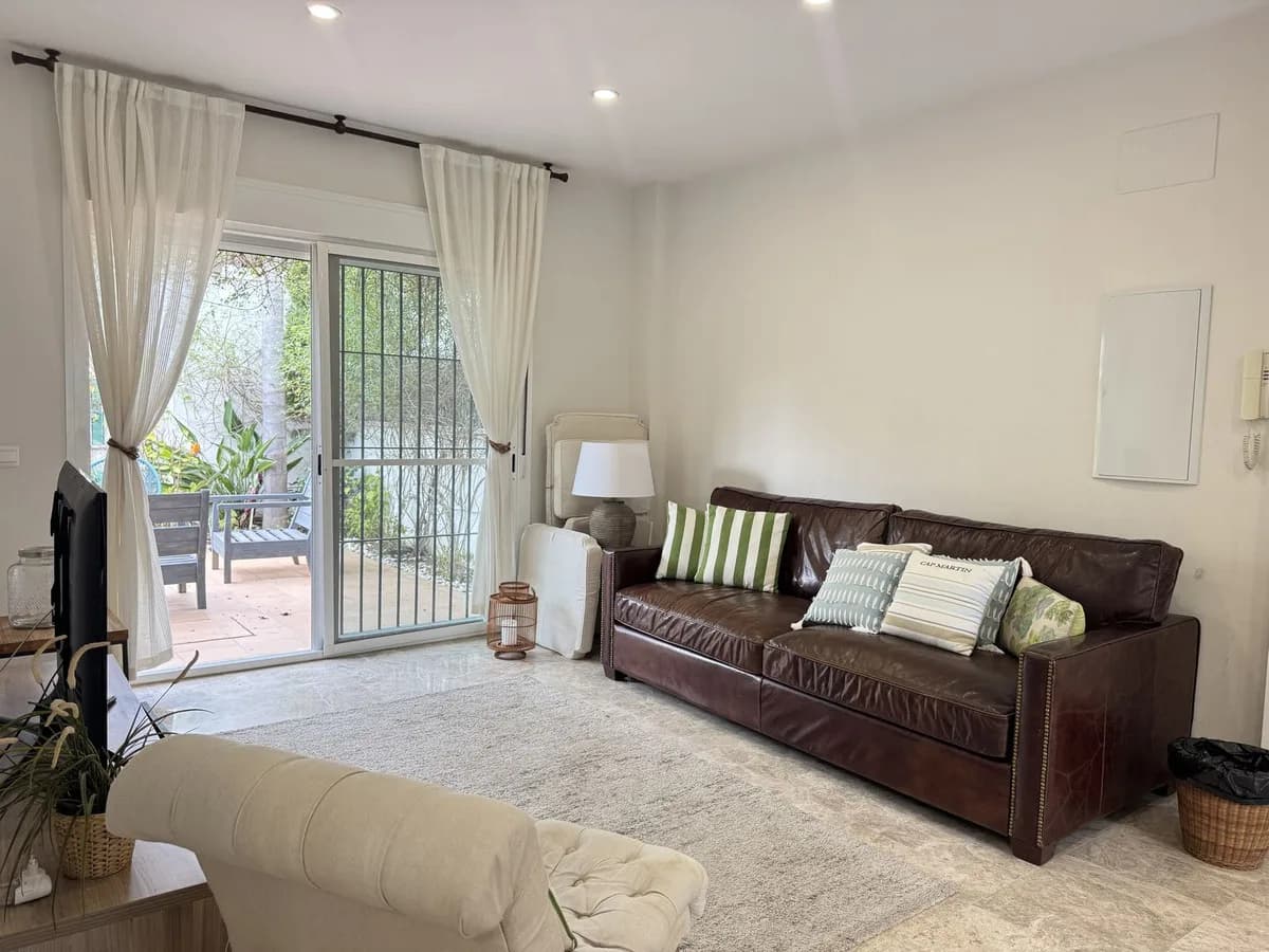 2 Bedroom Ground Floor Apartment for Sale in Nueva Andalucía, Málaga - Image 5