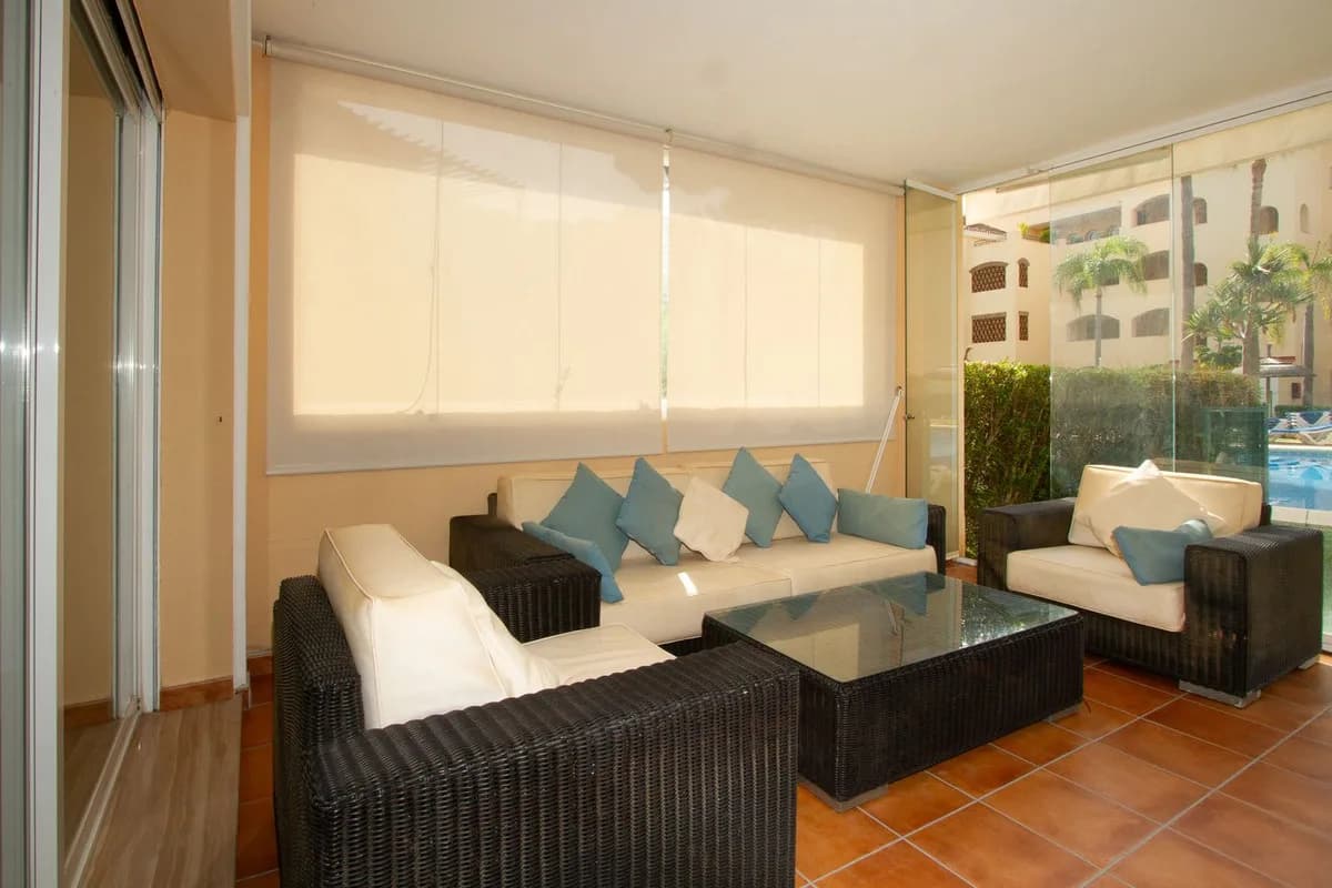 3 Bedroom Ground Floor Apartment for Sale in Elviria, Málaga - Image 9