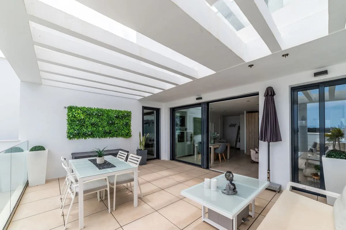 3 Bedroom Middle Floor Apartment for Sale in La Cala de Mijas, Málaga - Image 8