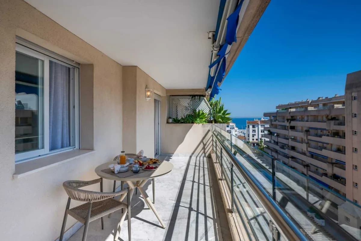 2 Bedroom Top Floor Apartment for Sale in Puerto Banús, Málaga - Image 3