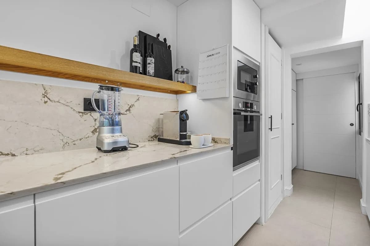 3 Bedroom Semi-Detached House for Sale in Nueva Andalucía, Málaga - Image 9