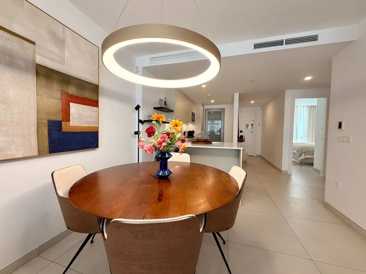 2 Bedroom Middle Floor Apartment for Sale in Elviria, Málaga - Image 5